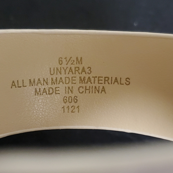 NWOT Unisa Yara Sandal - Picture 6 of 6